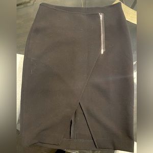NWOT Black pencil midi skirt with zip accent and slit medium size formal Trouvé
